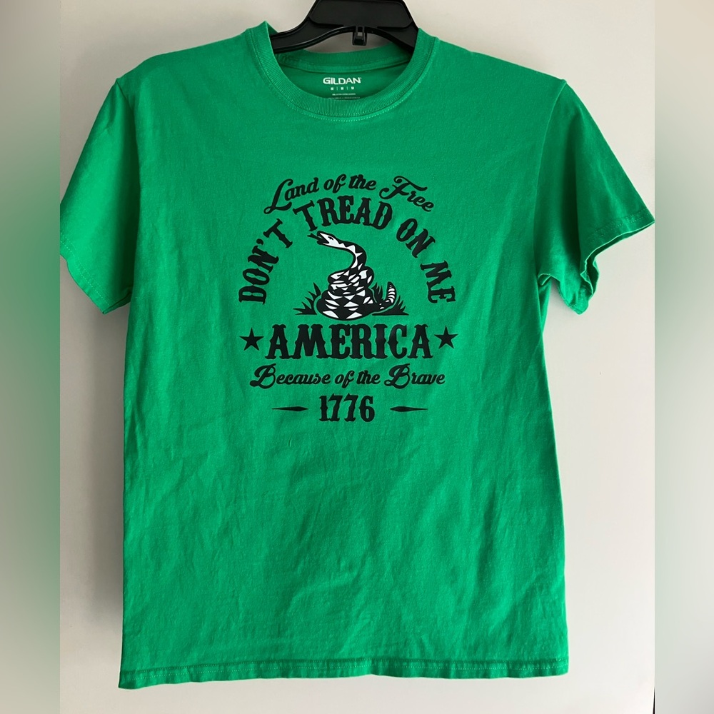 Gildan Green Patriotic Graphic Tee